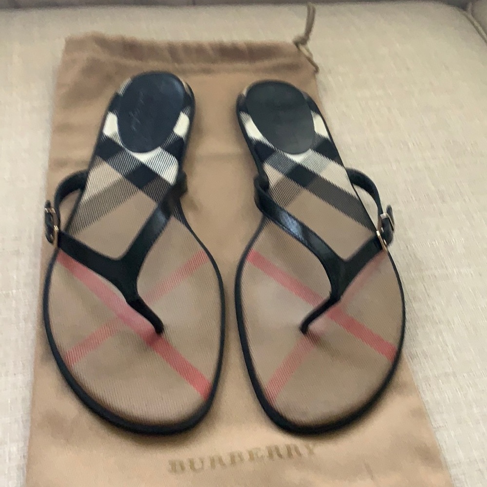 Burberry Bridle House Check Meadow Black Flip Flop 41